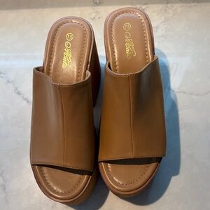Elegant Brown camel  platform Slide Sandals NEW!!